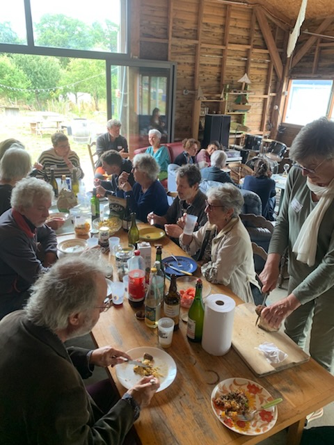 repas partagé-rencontre inter-habitant·es 2025